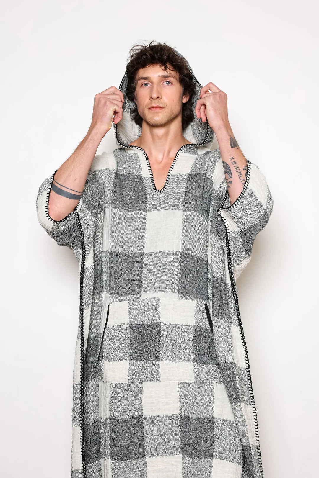 THE MENS COCOON SURF PONCHO