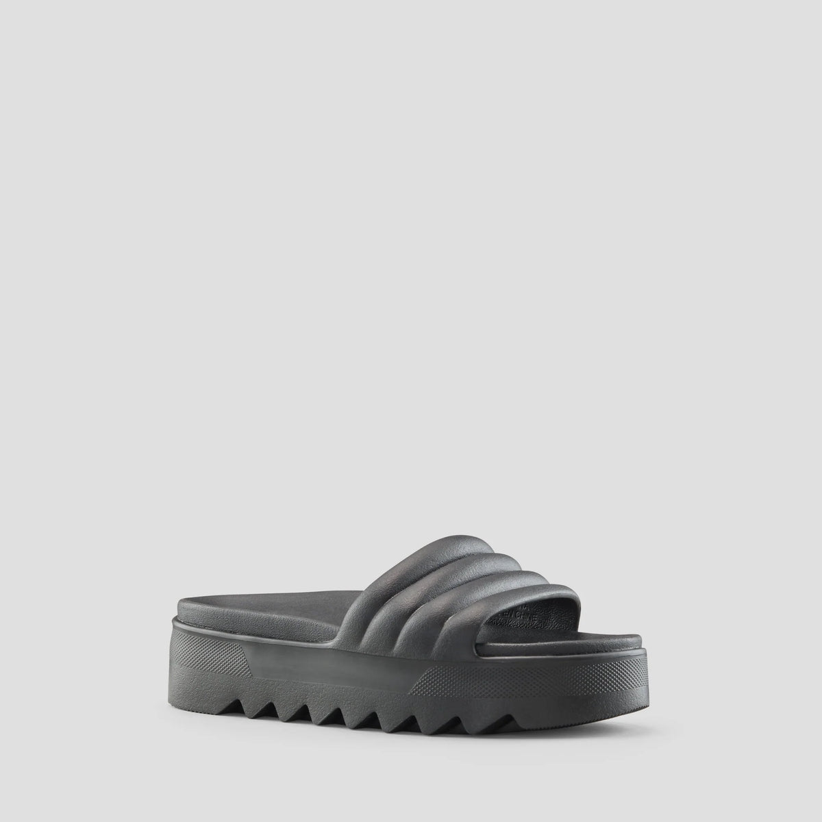 POOL PARTY MOLDED EVA SLIDE